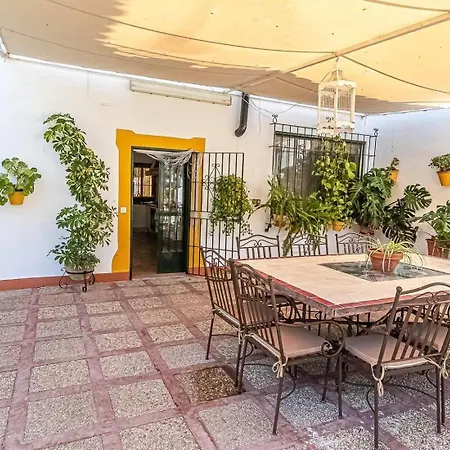 Holiday home Hacienda El Corchuelo En *
